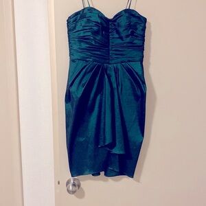 Aqua Dresses - Bloomingdale’s green strapless mini cocktail dress - size 2